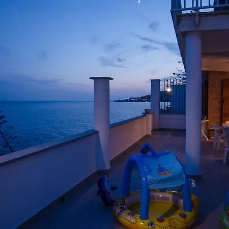 Dream By The Sea Cipressa
